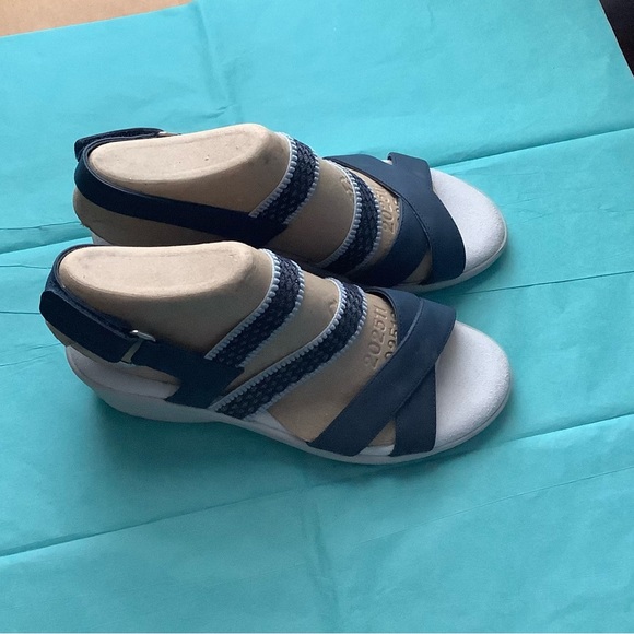 Easy spirit sandals - Picture 1 of 5